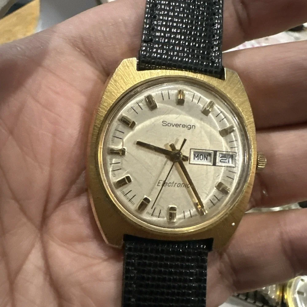 Working Vintage SOVEREIGN Electronic Men's Watch Day/Date 38mm Gold Tone Rare